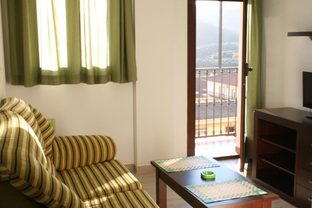 Apartamentos Turisticos Mirayuste غوادالوبي المظهر الخارجي الصورة