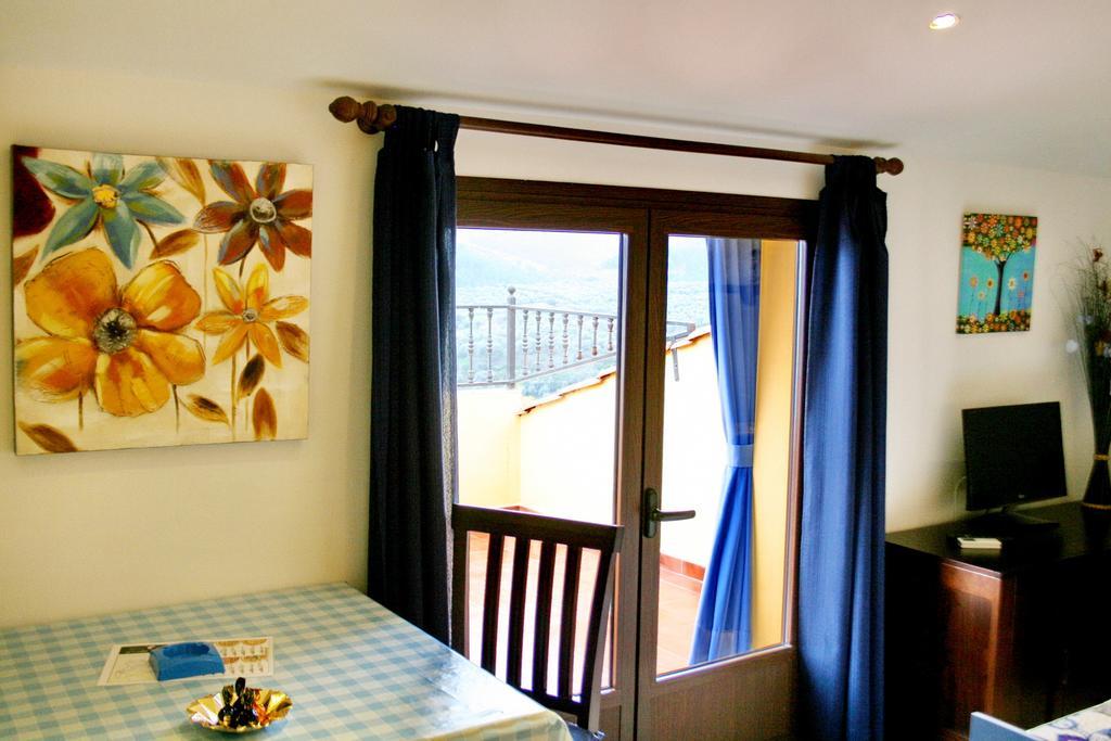 Apartamentos Turisticos Mirayuste غوادالوبي الغرفة الصورة