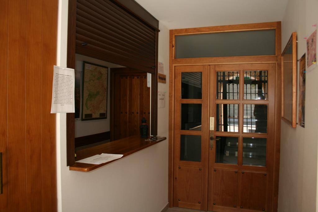 Apartamentos Turisticos Mirayuste غوادالوبي المظهر الخارجي الصورة